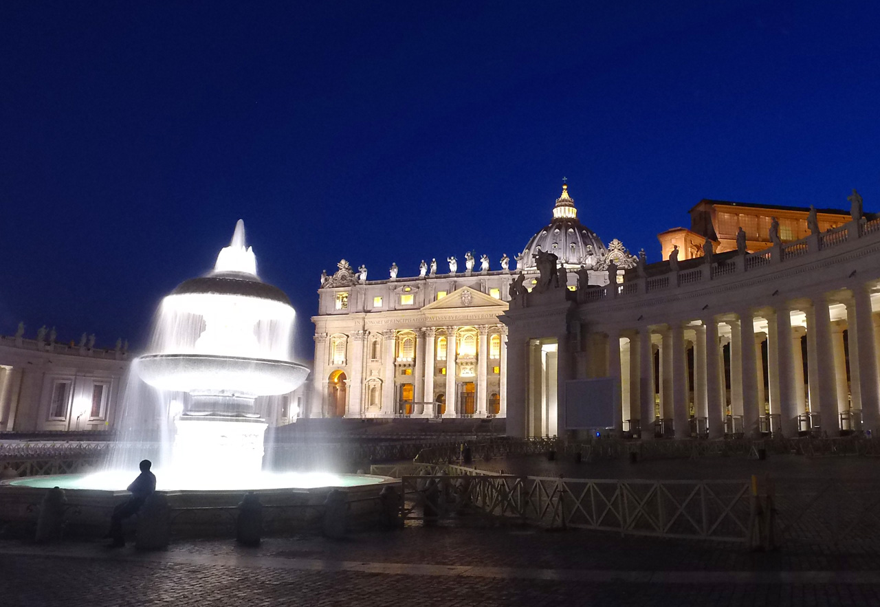 Rome at Night Tour St Peters Square Vatican RomeCabs