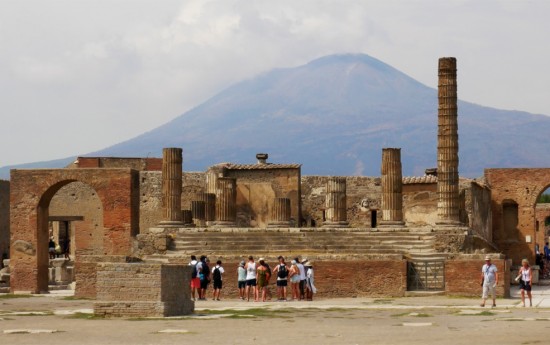Day Tours from Rome to Amalfi Coast and Pompeii