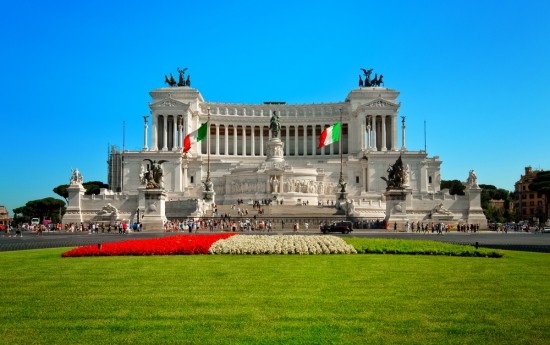 Private Rome Tours by Car from Civitavecchia Excursions - Piazza Venezia and Vittorio Emanuele II monument