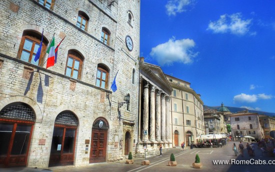RomeCabs Assisi Day Tour from Rome in limo - Piazza del Commune square