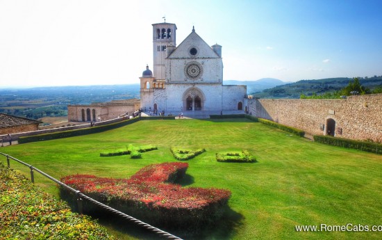 RomeCabs Transfer from Rome to Florence with Visit to Assisi - Saint Francis basilica