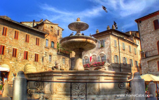 Piazza del Commune, Assisi - Umbria tours to Assisi and Orvieto from Rome