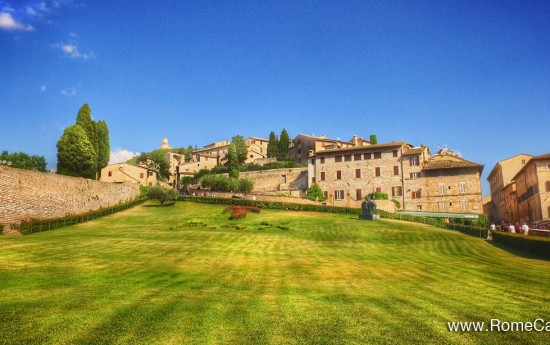 RomeCabs Transfer from Rome to Florence with Visit to Assisi - Saint Francis basilica