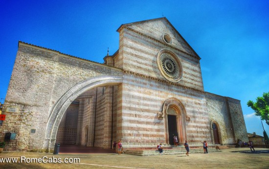 Basilica of Saint Claire Assisi tours from Rome to Umbria