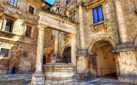  Montepulciano and Pienza Tuscany Tour from Rome - Piazza Grande well