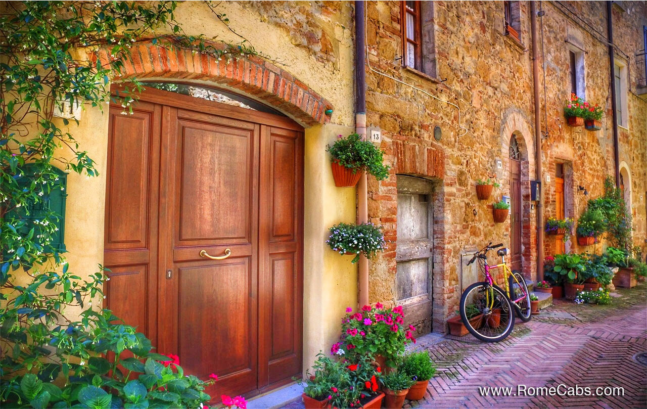 What to see and do in Pienza Tuscany tours from Rome to Pienza Montepulciano RomeCabs