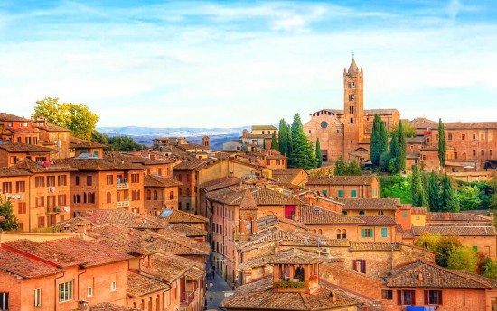 RomeCabs Transfer from Rome to Florence with visit to San Gimignano and Siena