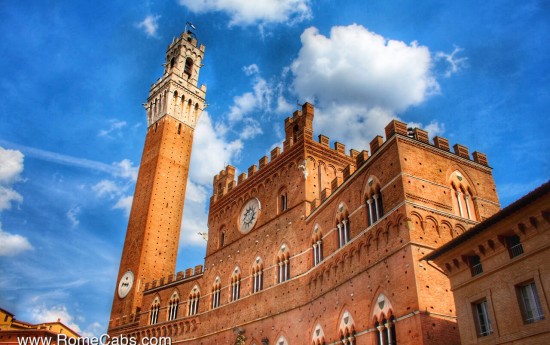 Sightseeing Transfer from Rome to Florence with San Gimignano and Siena tours - Piazza del Campo