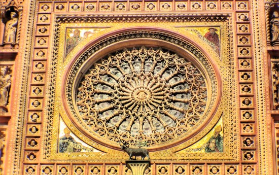 RomeCabs Transfer from Florence to Rome in limo tour of Orvieto - Cathedral rose window