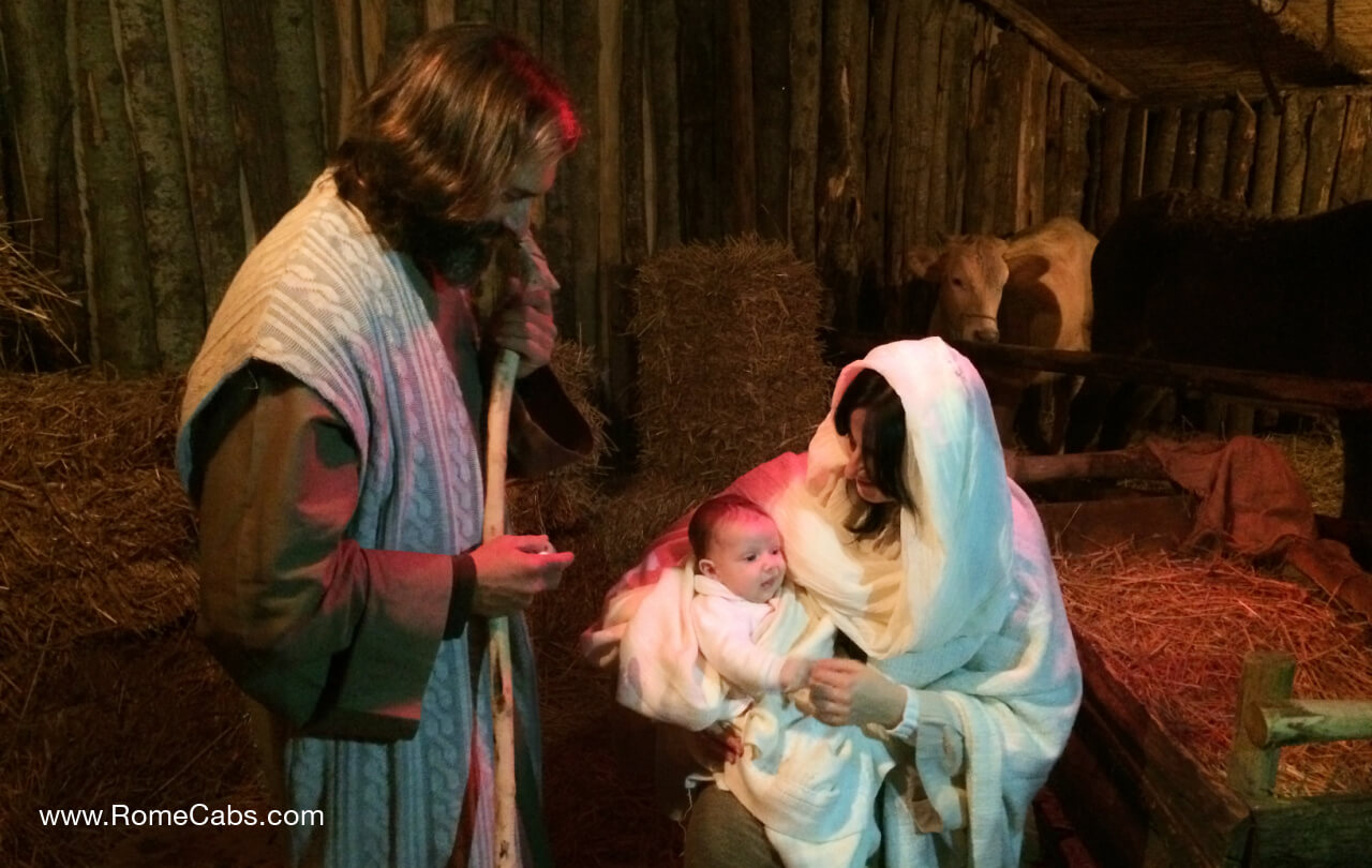 LIving Nativity Mary Joseph Baby Jesus in manger Italian Christmas Traditions to enjoy in Italy private tours