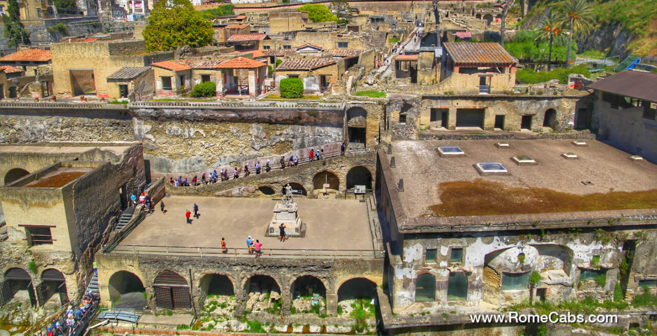 The ghost city of Heculaneum between beauty and history
