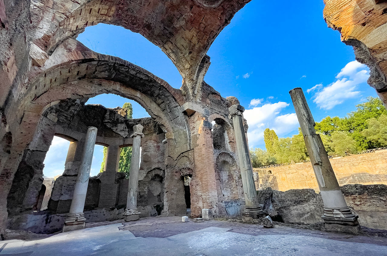 Thermae Grande Large Baths Hadrian's Villa must see places Tivoli tours from Rome