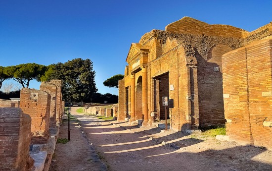 Best Shore Excursions from Civitavecchia to Ostia Antica Bracciano - RomeCabs limousine tours